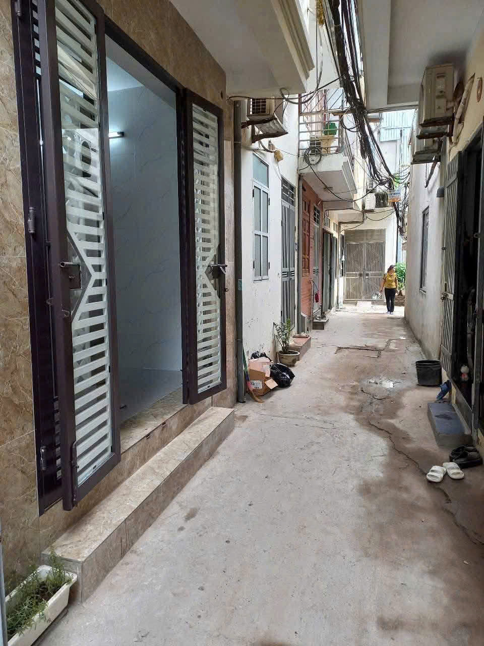 Cho thuê nhà ngõ 192 Lê Trọng Tấn, 40m2, 2.5 tầng, 3 ngủ, 8.5 triệu ở hộ gia đình, nhóm ngoan - Ảnh chính